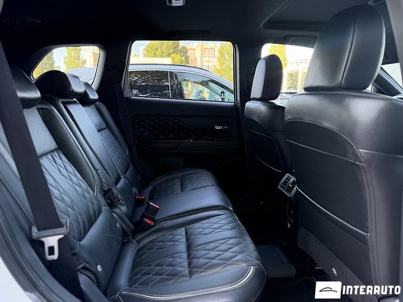 Mitsubishi Outlander 2019 — Миниатюра 22