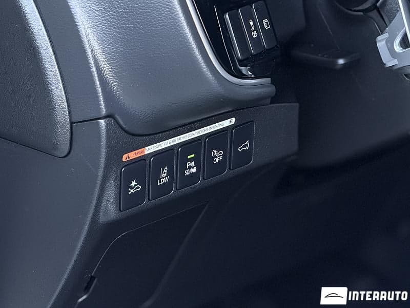 Mitsubishi Outlander 2019 — Миниатюра 13
