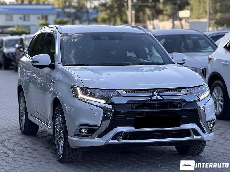 Mitsubishi Outlander 2019 — Миниатюра 3