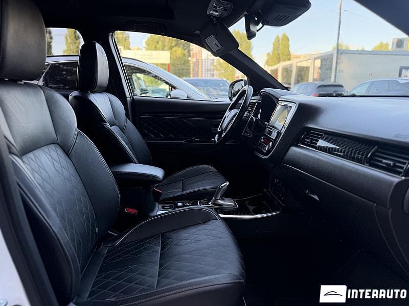 Mitsubishi Outlander 2019 — Миниатюра 23