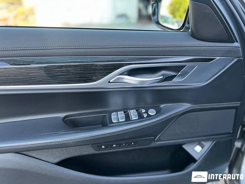 BMW 745e 2019 — Миниатюра 7