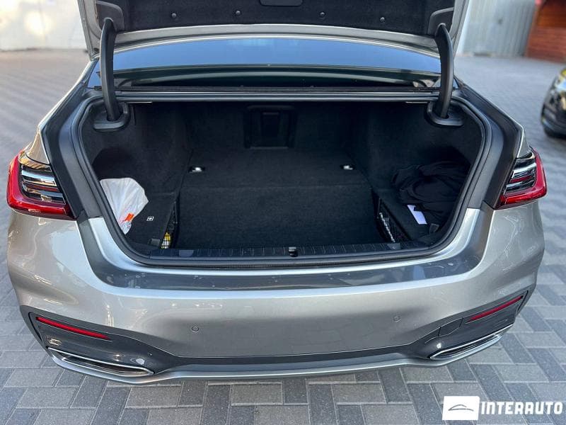 BMW 745e 2019 — Миниатюра 27