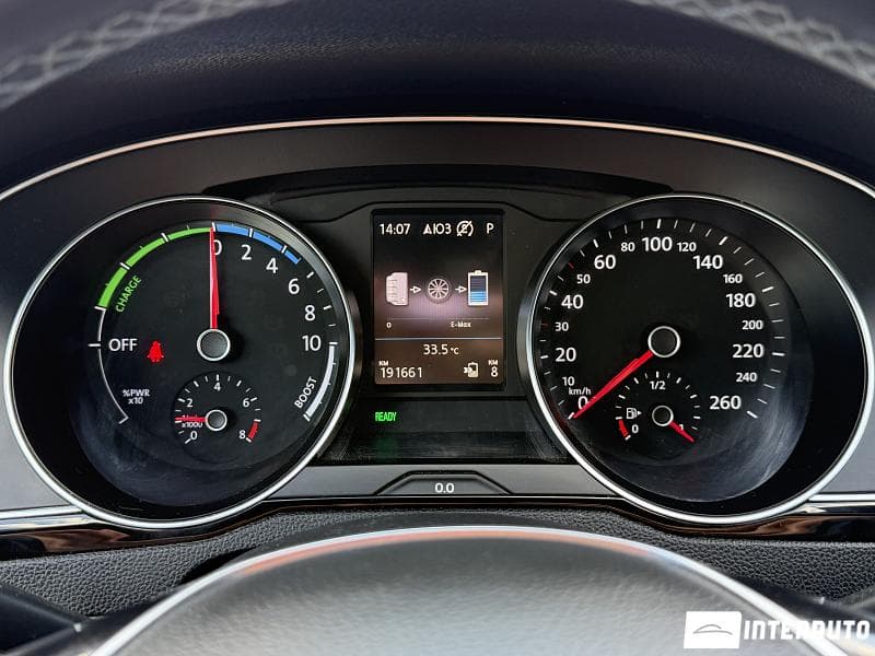 Volkswagen Passat GTE 2016 — Миниатюра 11