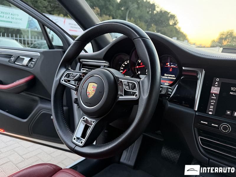 Porsche Macan 2021 — Миниатюра 9