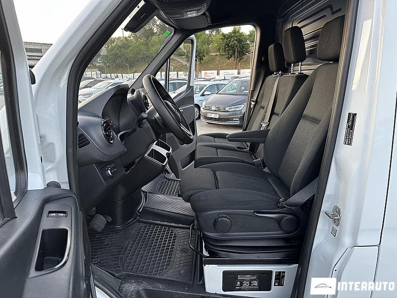 Mercedes Sprinter 2021 — Миниатюра 5