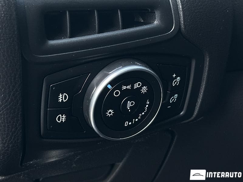 2016 Ford Focus — Miniatură 16
