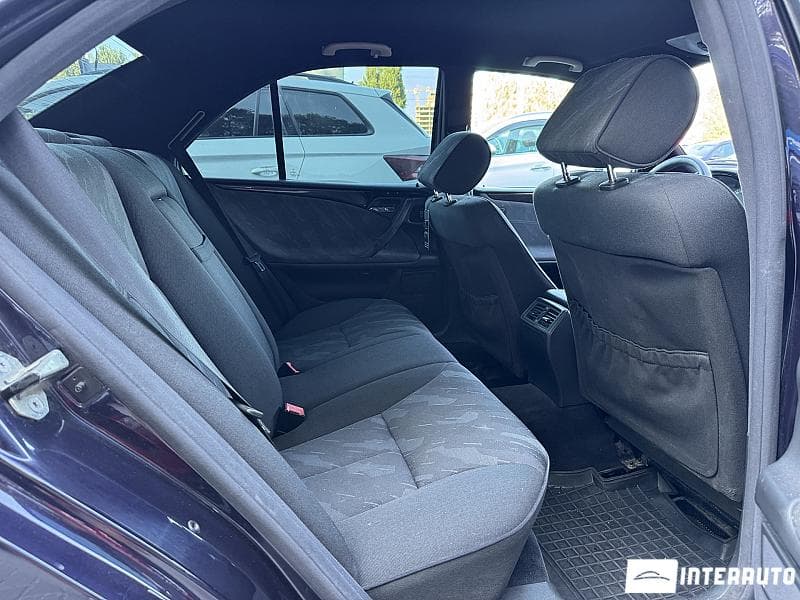 Mercedes E 320 2000 — Миниатюра 15