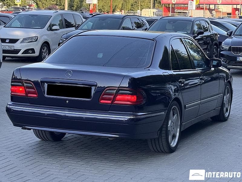 Mercedes E 320 2000 — Миниатюра 4