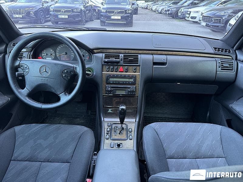 Mercedes E 320 2000 — Миниатюра 13
