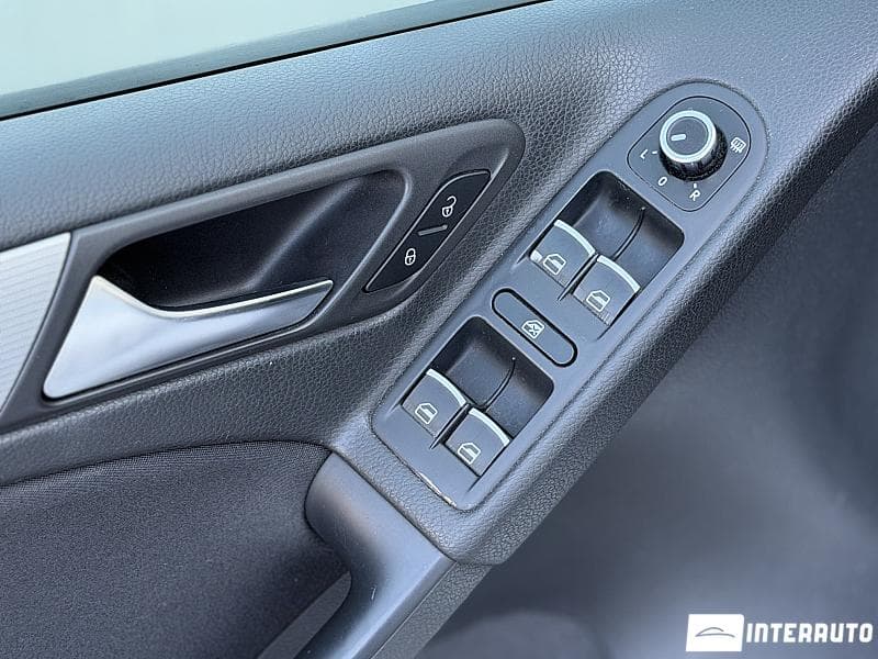 2010 Volkswagen Golf — Miniatură 5