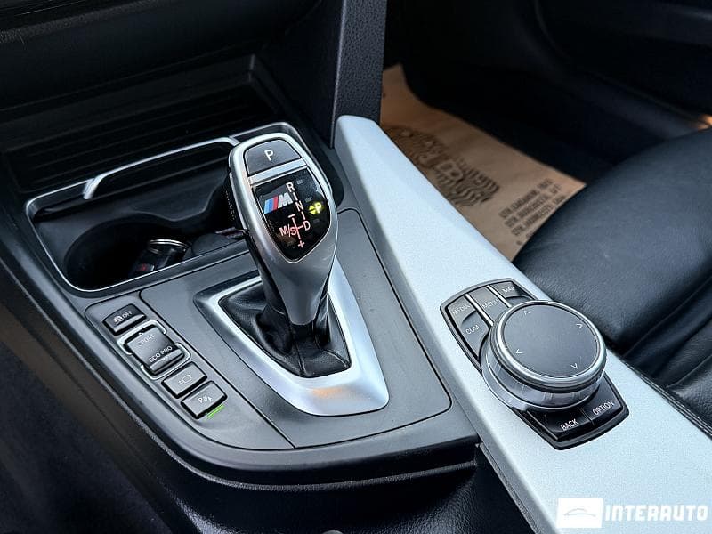 2017 BMW 330 — Miniatură 12