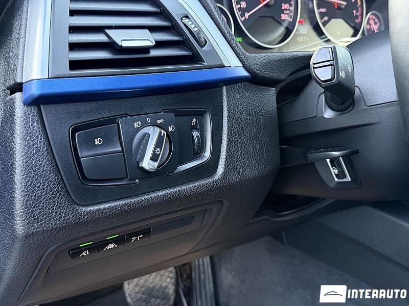 2017 BMW 330 — Miniatură 24