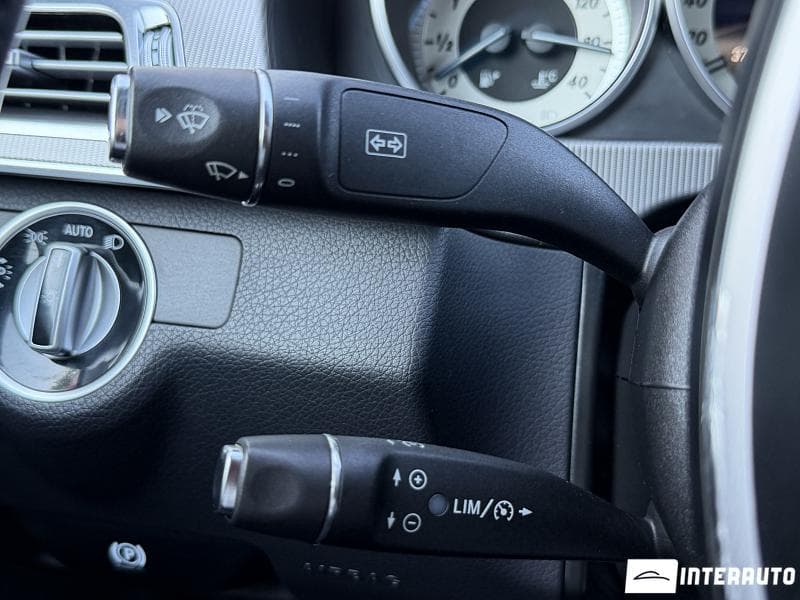 2013 Mercedes E 220 — Miniatură 11