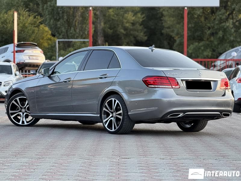 2013 Mercedes E 220 — Miniatură 3