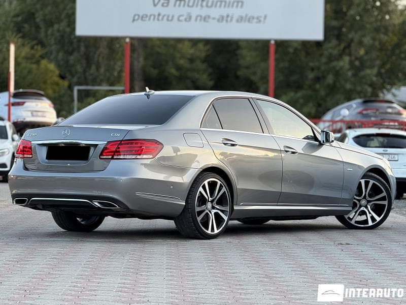 2013 Mercedes E 220 — Miniatură 2