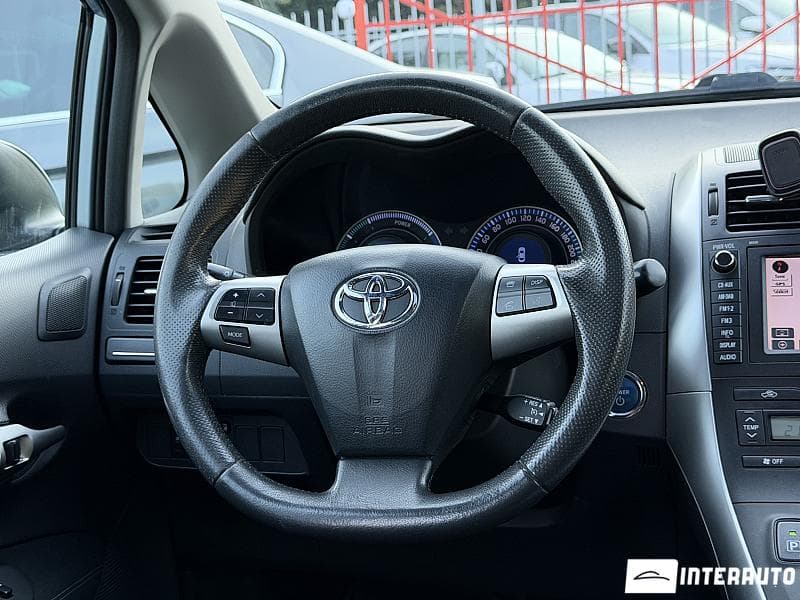 2011 Toyota Auris — Miniatură 12