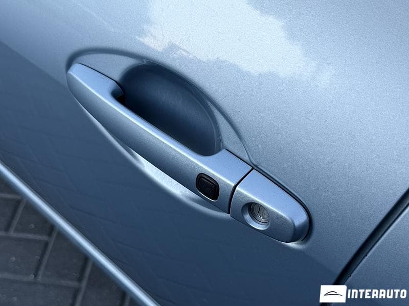 2011 Toyota Auris — Miniatură 15