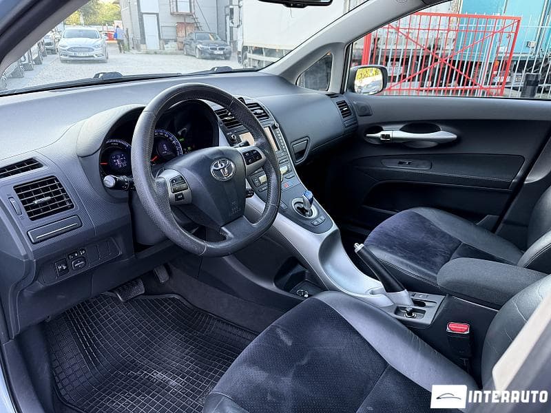 2011 Toyota Auris — Miniatură 5