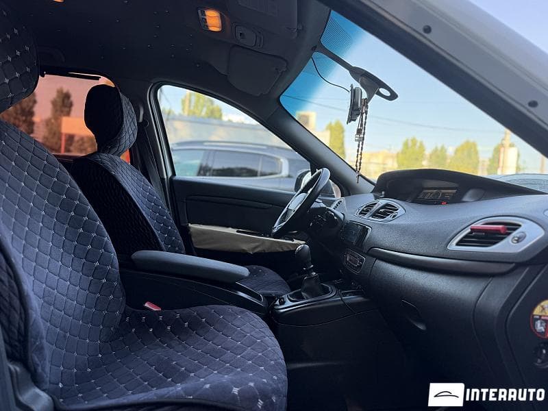 2009 Renault Grand Scenic — Miniatură 15