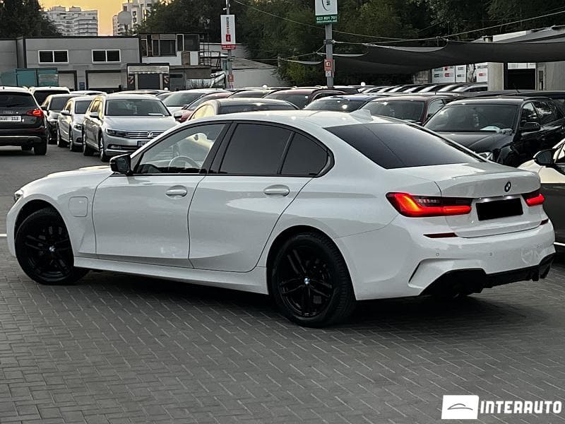 BMW 330E 2020 — Миниатюра 2