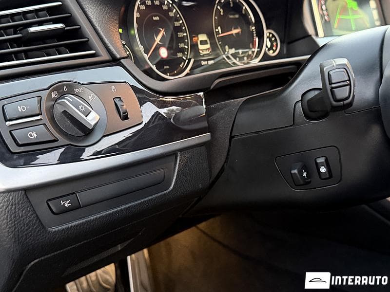 BMW 520 2015 — Миниатюра 12