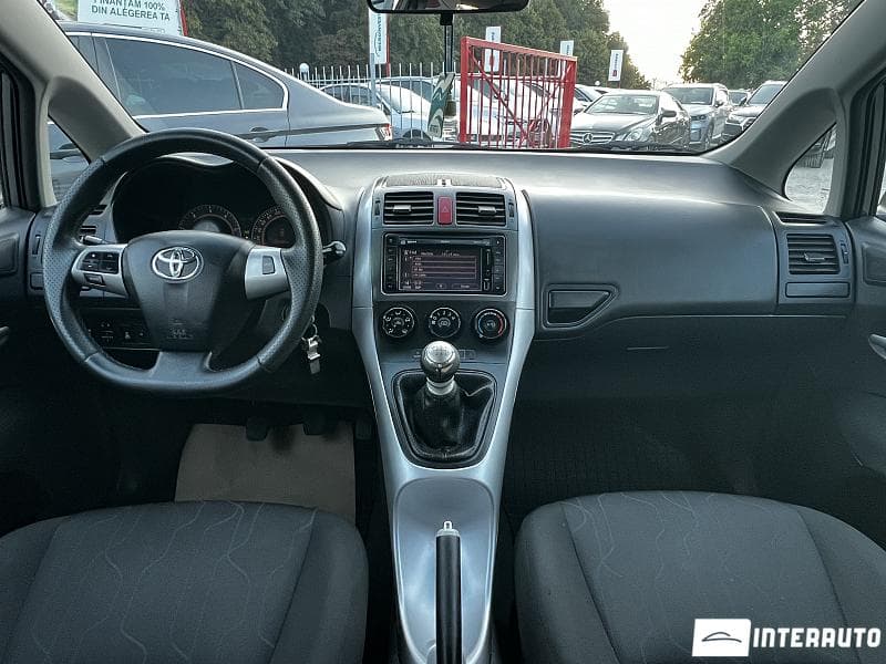 Toyota Auris 2010 — Миниатюра 10