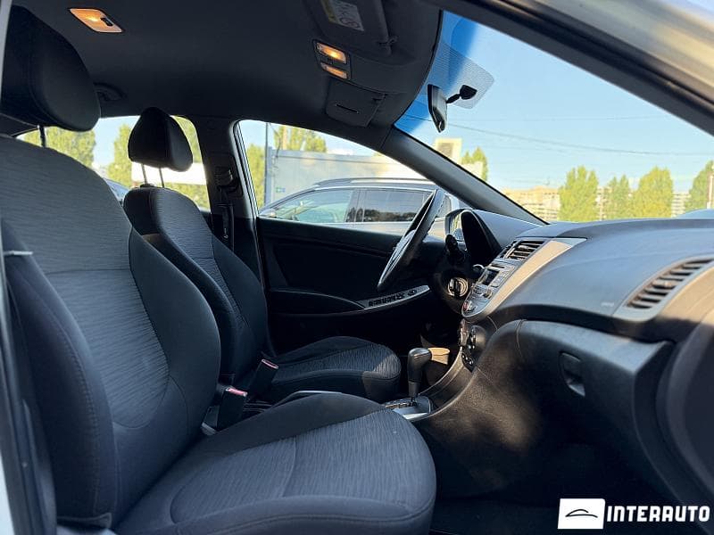 2016 Hyundai Accent — Miniatură 14