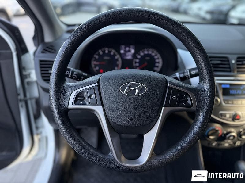 2016 Hyundai Accent — Miniatură 8