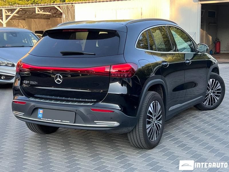 2025 Mercedes EQA 250 — Miniatură 2