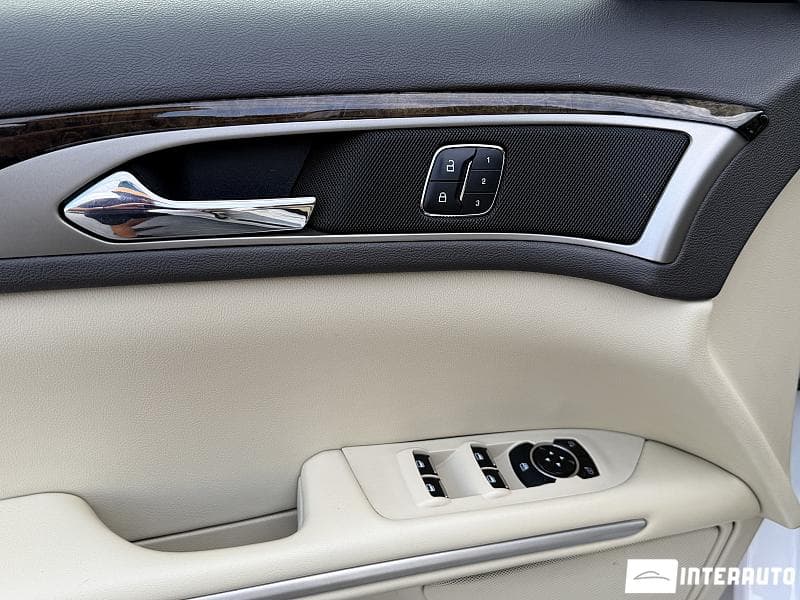 2013 Lincoln MKZ — Miniatură 20