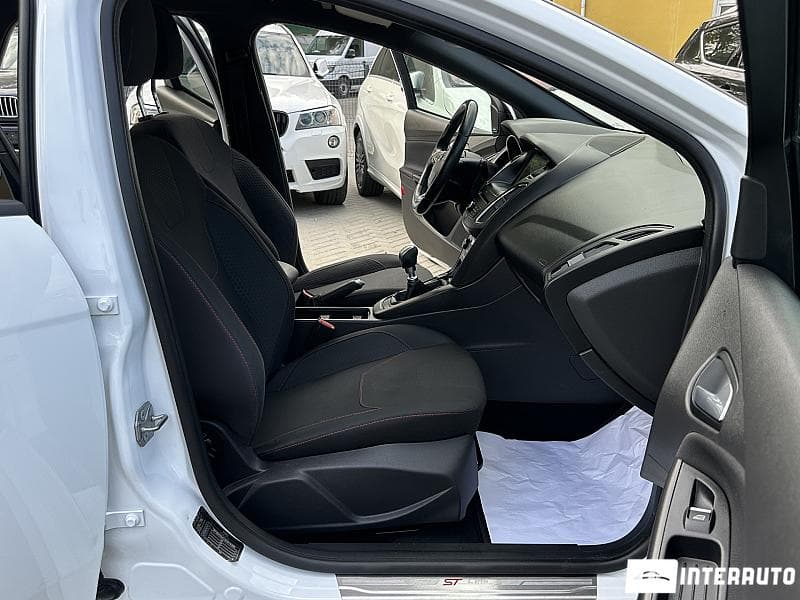 2018 Ford Focus — Miniatură 15