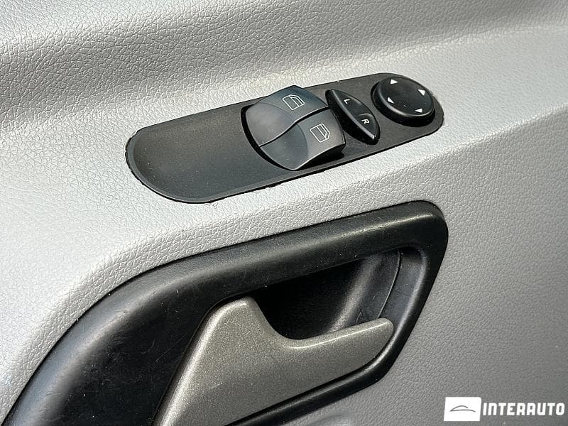 Volkswagen Crafter 2011 — Миниатюра 16