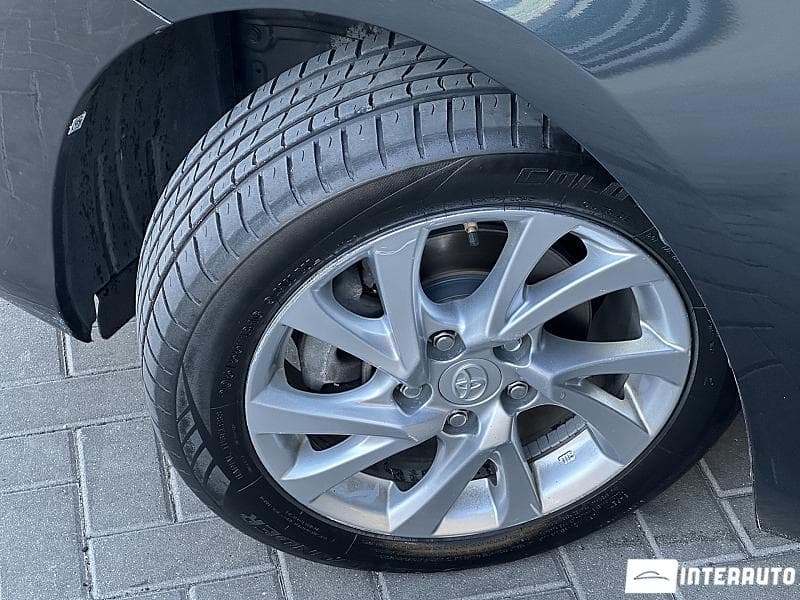 2016 Toyota Auris — Miniatură 16