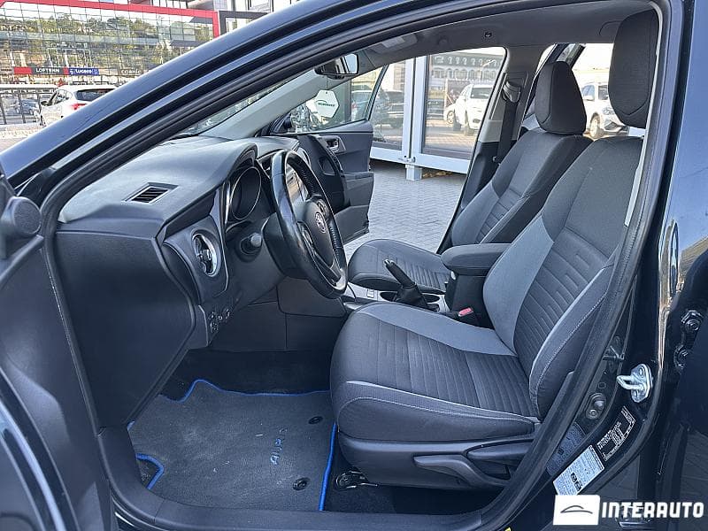 2016 Toyota Auris — Miniatură 5