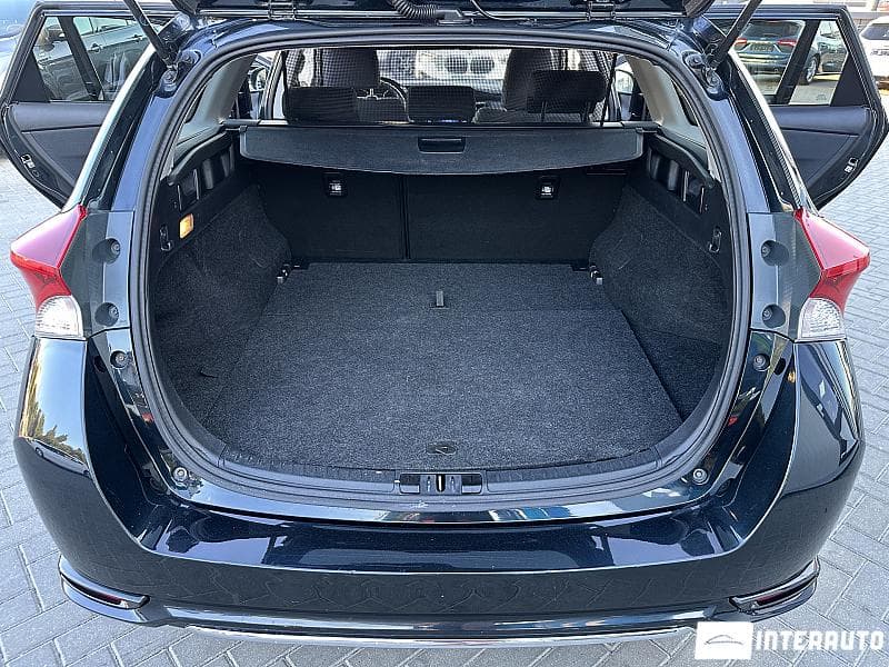 2016 Toyota Auris — Miniatură 17