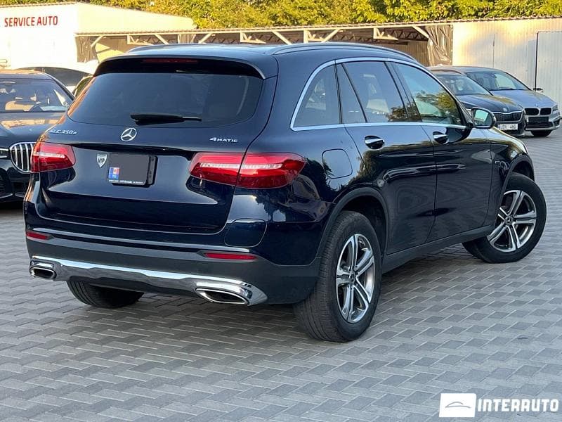 2019 Mercedes GLC 350e — Miniatură 4