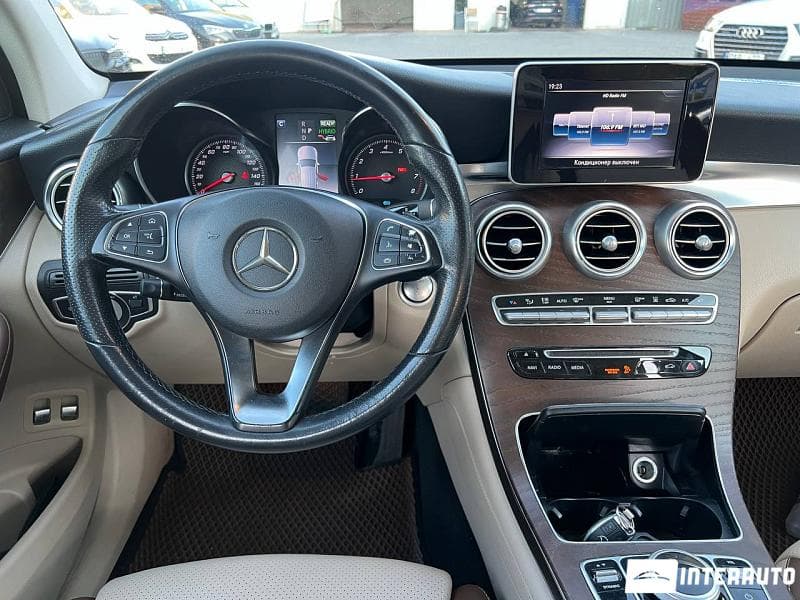 2019 Mercedes GLC 350e — Miniatură 10