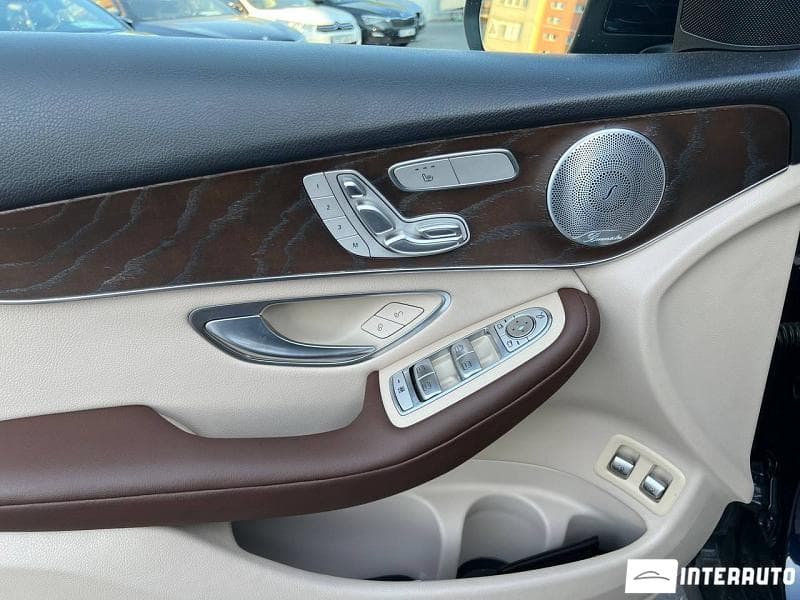 2019 Mercedes GLC 350e — Miniatură 8