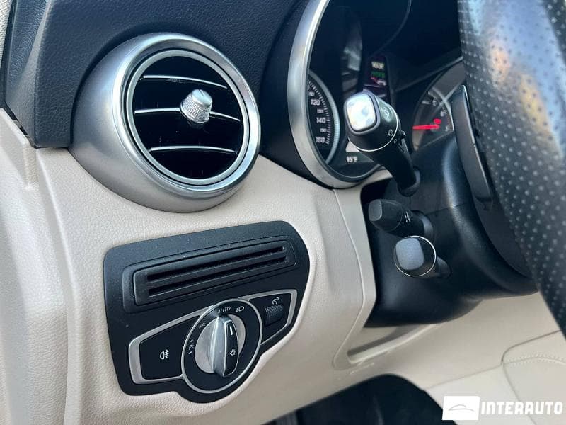 2019 Mercedes GLC 350e — Miniatură 19
