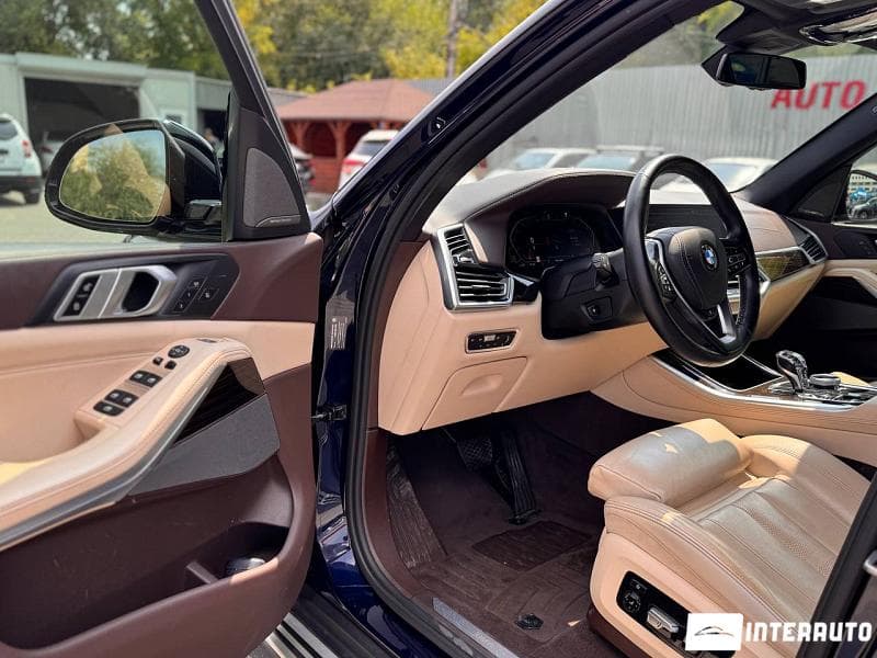 BMW X5 4.0i 2019 — Миниатюра 8