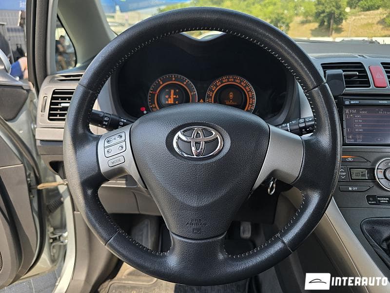 2009 Toyota Auris — Miniatură 7