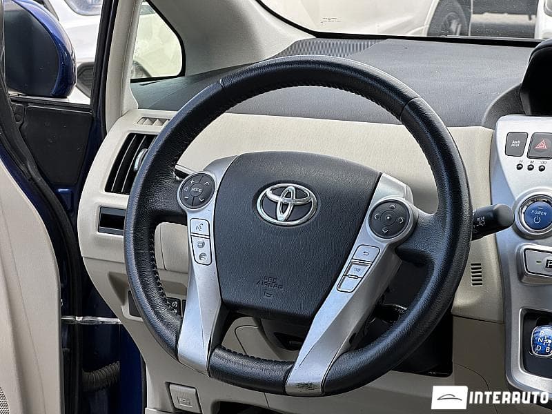 2016 Toyota Prius Plus / V — Miniatură 7