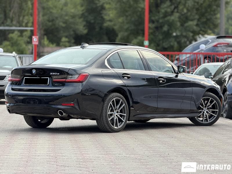 BMW 330E 2020 — Миниатюра 2