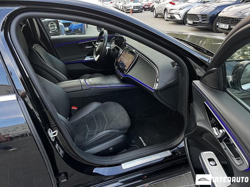 2023 Mercedes E 300e — Miniatură 17