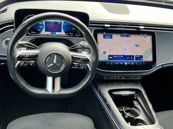 2023 Mercedes E 300e — Miniatură 8