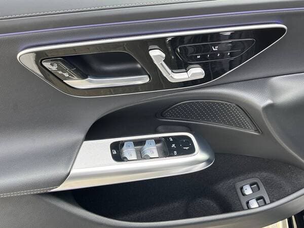 2023 Mercedes E 300e — Miniatură 17