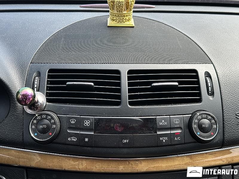 Mercedes E 200 2006 — Миниатюра 9