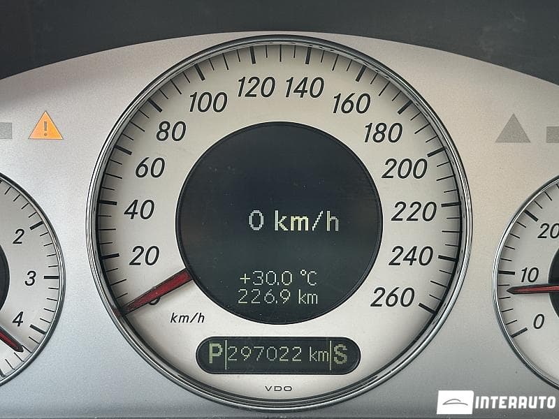 Mercedes E 200 2006 — Миниатюра 8