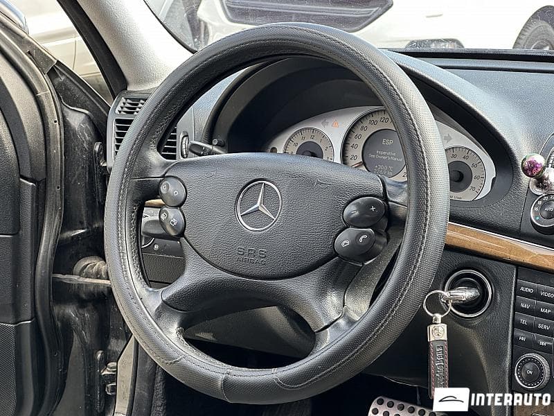 Mercedes E 200 2006 — Миниатюра 7