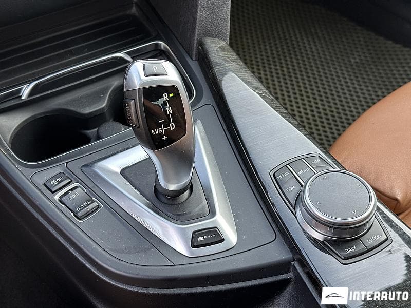 BMW 330E 2018 — Миниатюра 11